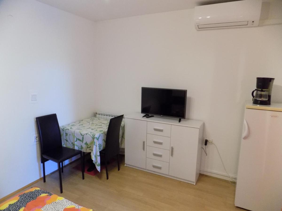 Oriella Apartmans And Room Novigrad (Istria) Exterior foto